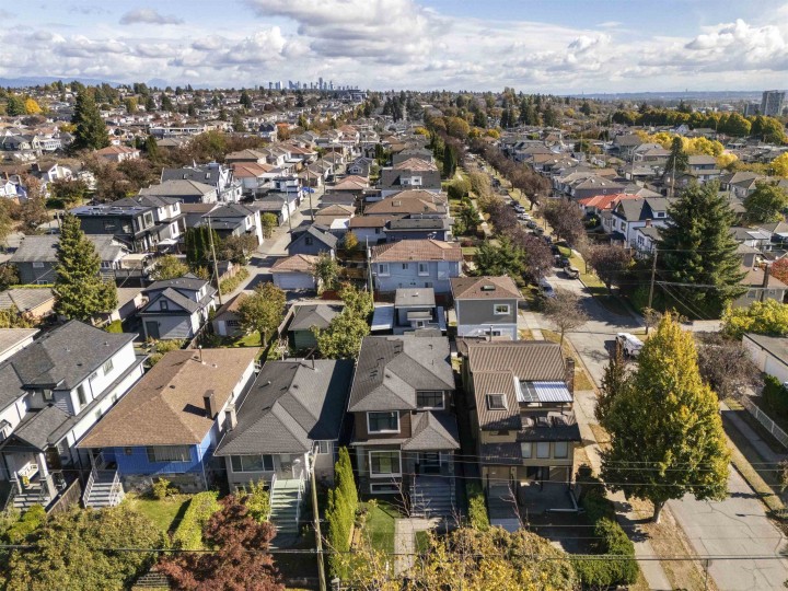 Photo 26 at 7380 Ontario Street, South Vancouver, Vancouver East