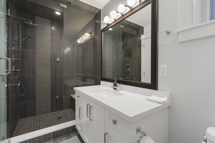 Photo 22 at 7380 Ontario Street, South Vancouver, Vancouver East