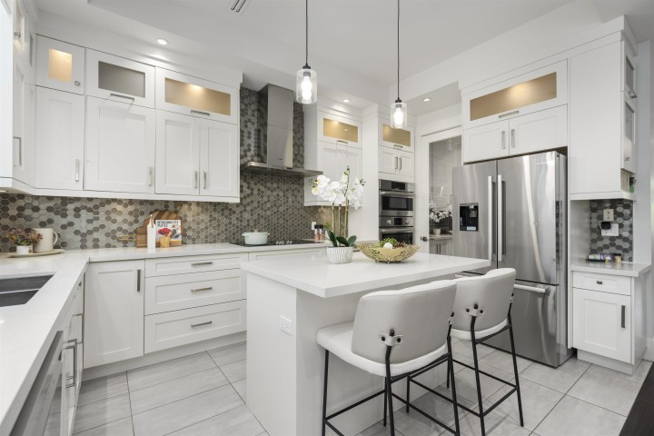 Photo 9 at 7380 Ontario Street, South Vancouver, Vancouver East