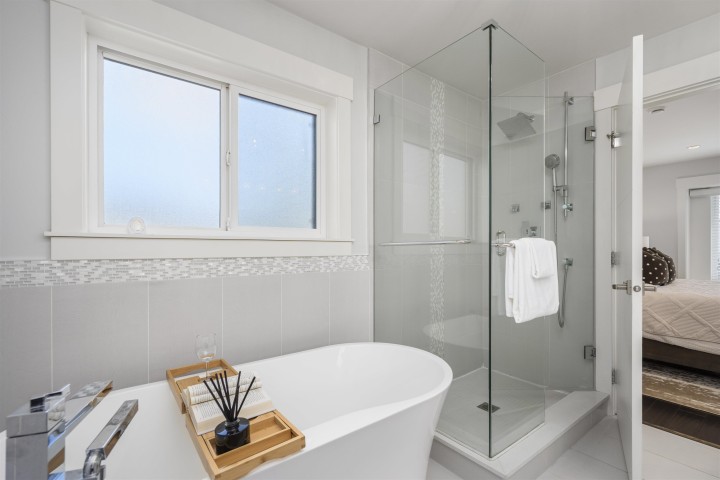 Photo 15 at 7380 Ontario Street, South Vancouver, Vancouver East