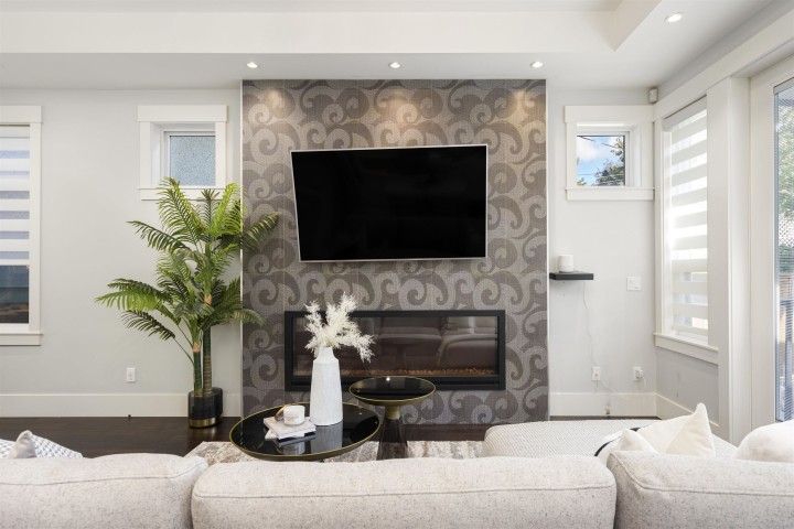 Photo 8 at 7380 Ontario Street, South Vancouver, Vancouver East