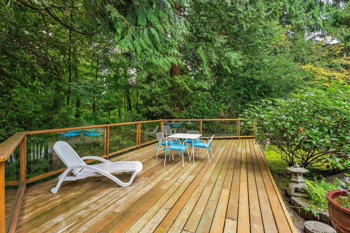 Photo 27 at 455 Macbeth Crescent, Cedardale, West Vancouver