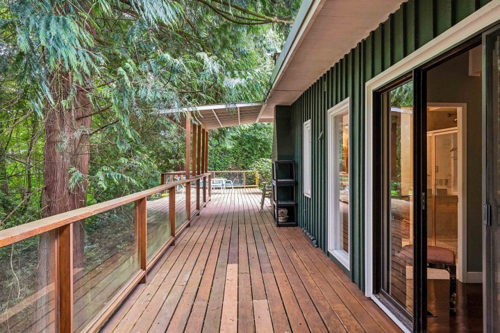 Photo 26 at 455 Macbeth Crescent, Cedardale, West Vancouver