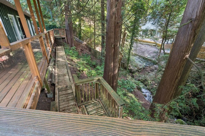 Photo 36 at 455 Macbeth Crescent, Cedardale, West Vancouver