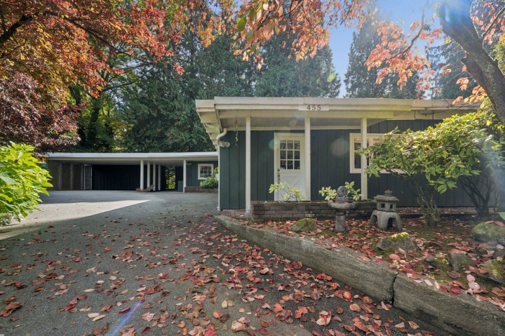 Photo 1 at 455 Macbeth Crescent, Cedardale, West Vancouver