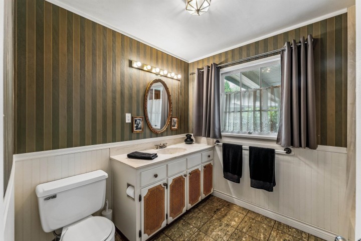 Photo 20 at 455 Macbeth Crescent, Cedardale, West Vancouver