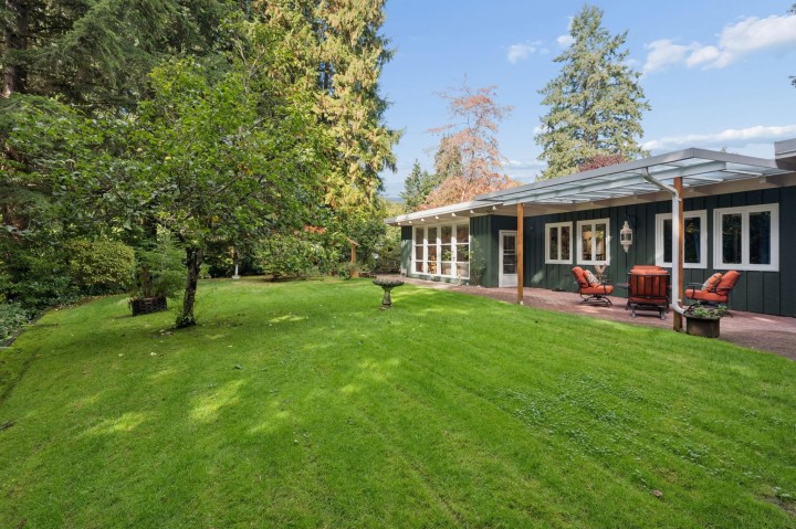 Photo 30 at 455 Macbeth Crescent, Cedardale, West Vancouver