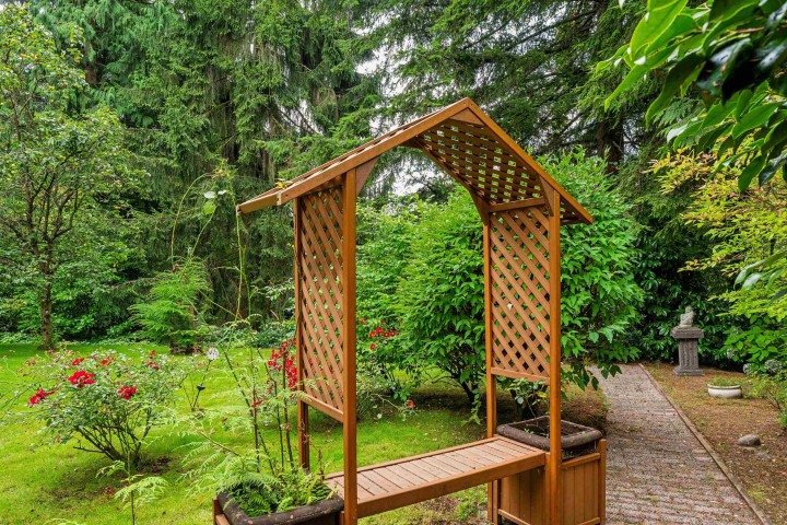 Photo 34 at 455 Macbeth Crescent, Cedardale, West Vancouver