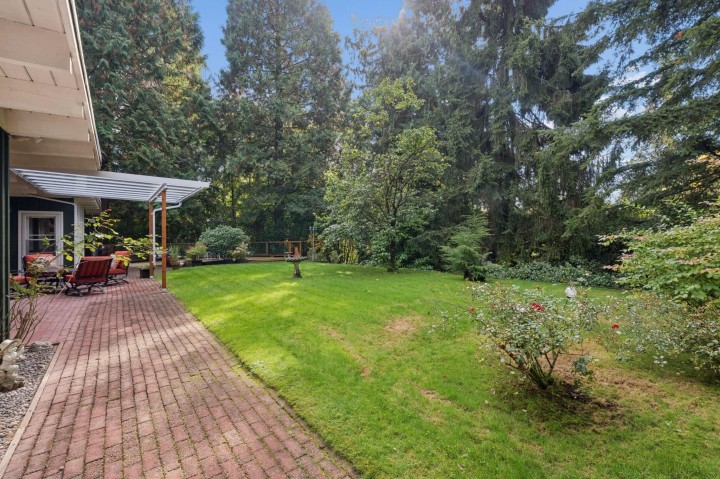 Photo 33 at 455 Macbeth Crescent, Cedardale, West Vancouver