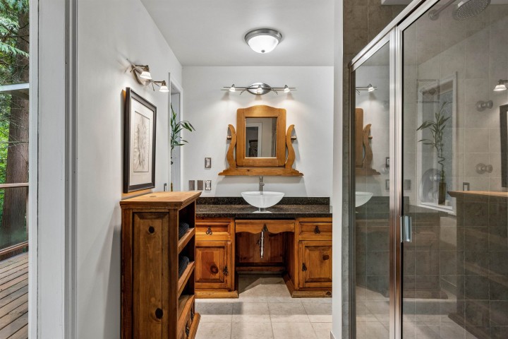 Photo 19 at 455 Macbeth Crescent, Cedardale, West Vancouver
