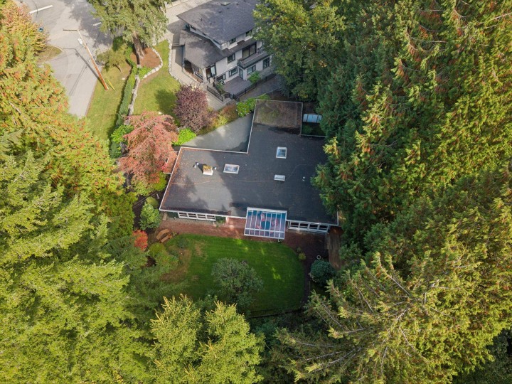 Photo 40 at 455 Macbeth Crescent, Cedardale, West Vancouver