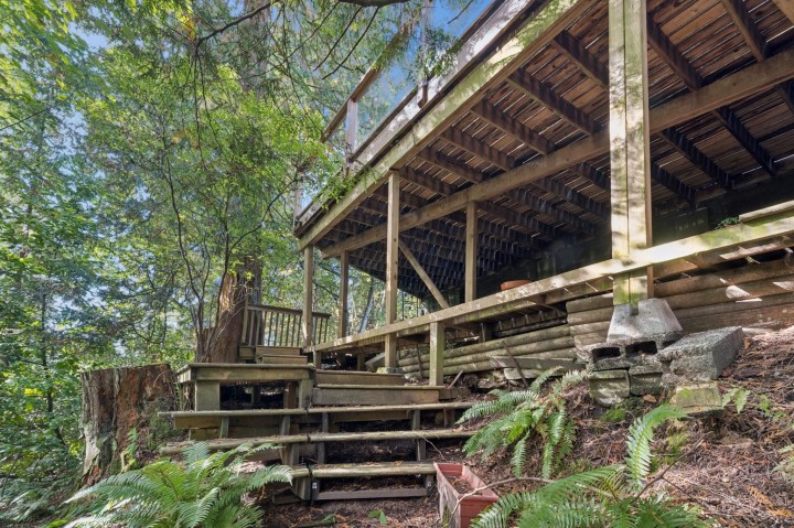 Photo 35 at 455 Macbeth Crescent, Cedardale, West Vancouver