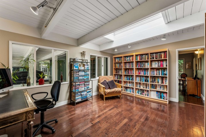Photo 25 at 455 Macbeth Crescent, Cedardale, West Vancouver