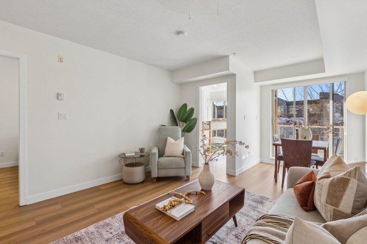 Photo 2 at 311 - 702 E King Edward Avenue, Fraser VE, Vancouver East