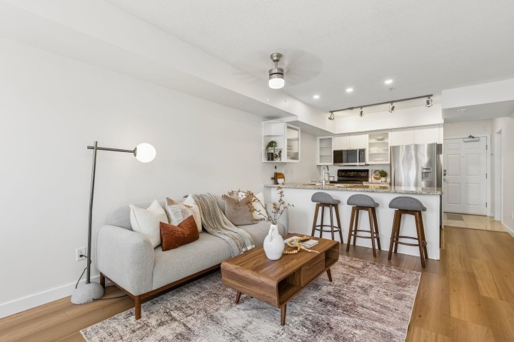 Photo 6 at 311 - 702 E King Edward Avenue, Fraser VE, Vancouver East