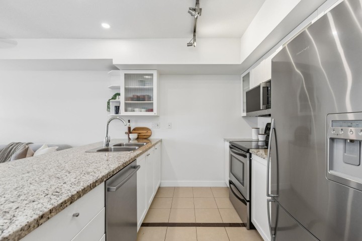 Photo 13 at 311 - 702 E King Edward Avenue, Fraser VE, Vancouver East