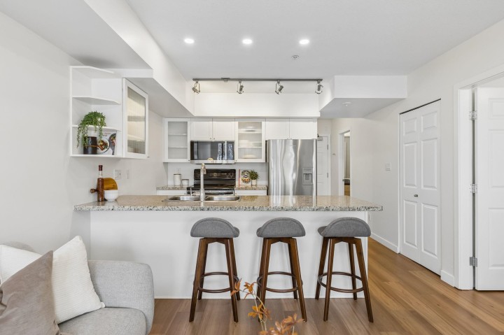 Photo 8 at 311 - 702 E King Edward Avenue, Fraser VE, Vancouver East