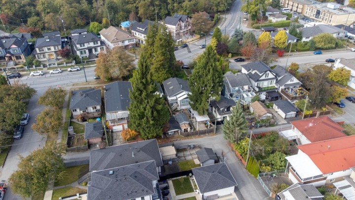 Photo 13 at 3960 Nootka Street, Renfrew Heights, Vancouver East
