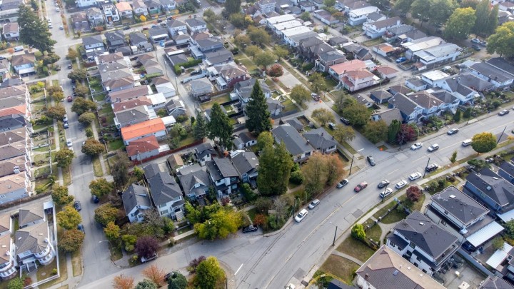 Photo 17 at 3960 Nootka Street, Renfrew Heights, Vancouver East