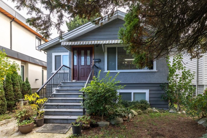Photo 3 at 3960 Nootka Street, Renfrew Heights, Vancouver East