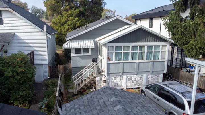 Photo 10 at 3960 Nootka Street, Renfrew Heights, Vancouver East