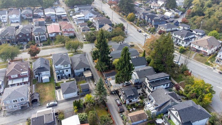 Photo 15 at 3960 Nootka Street, Renfrew Heights, Vancouver East