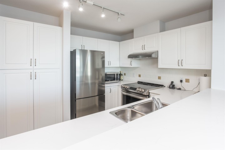 Photo 12 at 804 - 2799 Yew Street, Kitsilano, Vancouver West