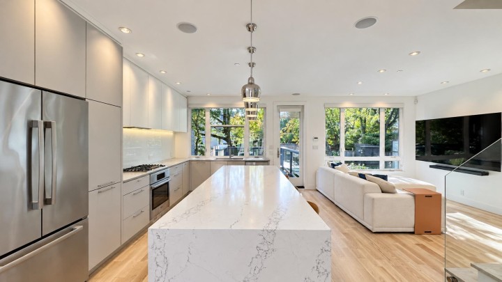 Photo 9 at 80 E 22nd Avenue, Main, Vancouver East