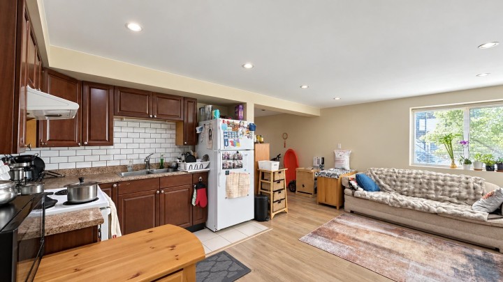 Photo 26 at 7590 Fraser Street, South Vancouver, Vancouver East