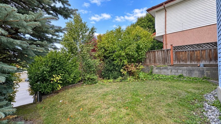 Photo 36 at 7590 Fraser Street, South Vancouver, Vancouver East