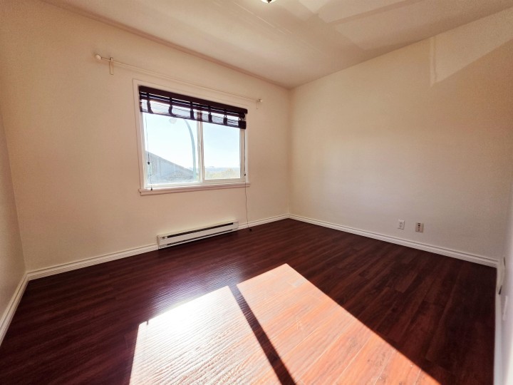 Photo 14 at 7590 Fraser Street, South Vancouver, Vancouver East