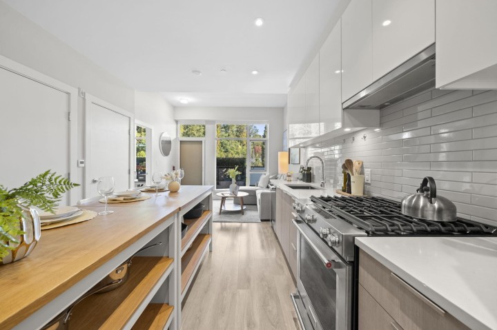 Photo 9 at 101 - 3588 Sawmill Crescent, South Marine, Vancouver East