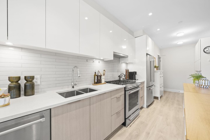 Photo 14 at 101 - 3588 Sawmill Crescent, South Marine, Vancouver East