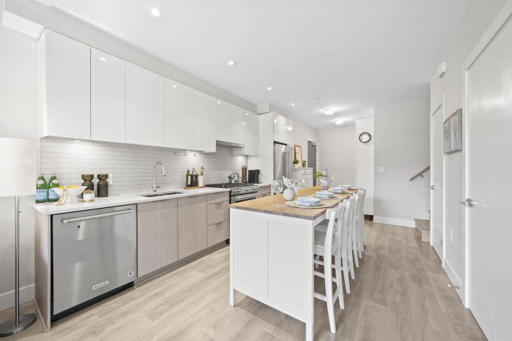 Photo 11 at 101 - 3588 Sawmill Crescent, South Marine, Vancouver East
