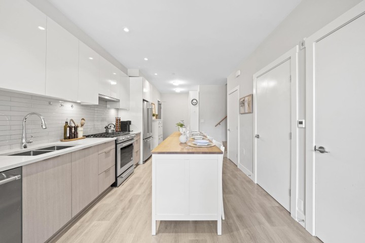Photo 19 at 101 - 3588 Sawmill Crescent, South Marine, Vancouver East