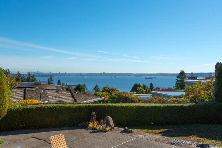 Photo 3 at 4211 Rockridge Crescent, Rockridge, West Vancouver