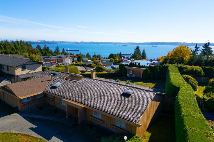 Photo 4 at 4211 Rockridge Crescent, Rockridge, West Vancouver