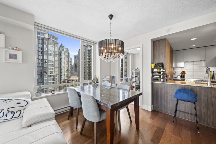 Photo 7 at 1506 - 1088 Richards Street, Yaletown, Vancouver West