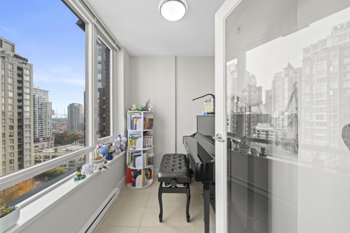 Photo 8 at 1506 - 1088 Richards Street, Yaletown, Vancouver West
