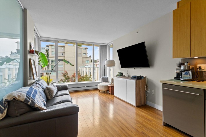 Photo 4 at 308 - 1833 Crowe Street, False Creek, Vancouver West