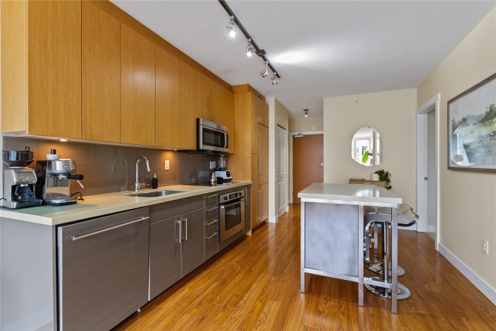 Photo 8 at 308 - 1833 Crowe Street, False Creek, Vancouver West