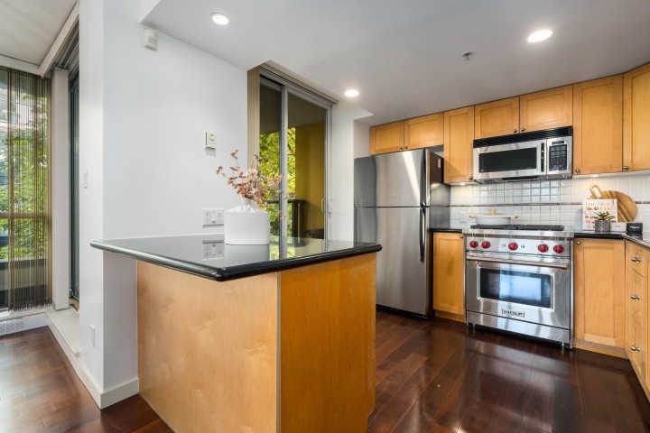 Photo 9 at 204 - 1485 W 6th Avenue, False Creek, Vancouver West
