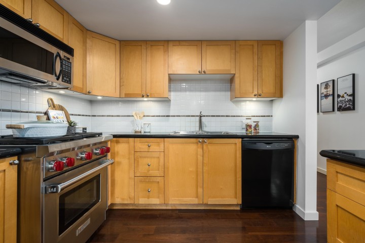 Photo 10 at 204 - 1485 W 6th Avenue, False Creek, Vancouver West
