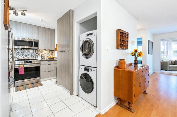 Photo 27 at 206 - 2405 Kamloops Street, Renfrew VE, Vancouver East