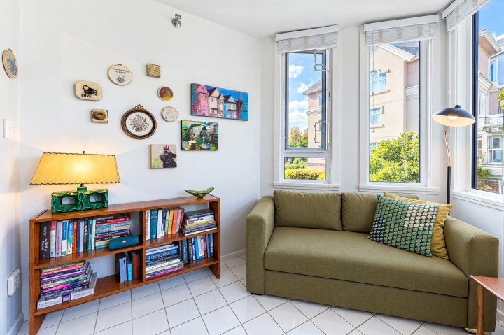 Photo 6 at 206 - 2405 Kamloops Street, Renfrew VE, Vancouver East