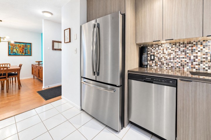 Photo 15 at 206 - 2405 Kamloops Street, Renfrew VE, Vancouver East