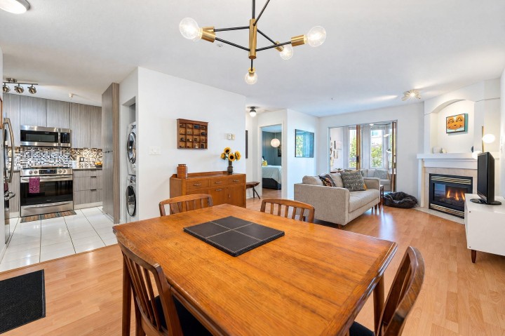 Photo 11 at 206 - 2405 Kamloops Street, Renfrew VE, Vancouver East