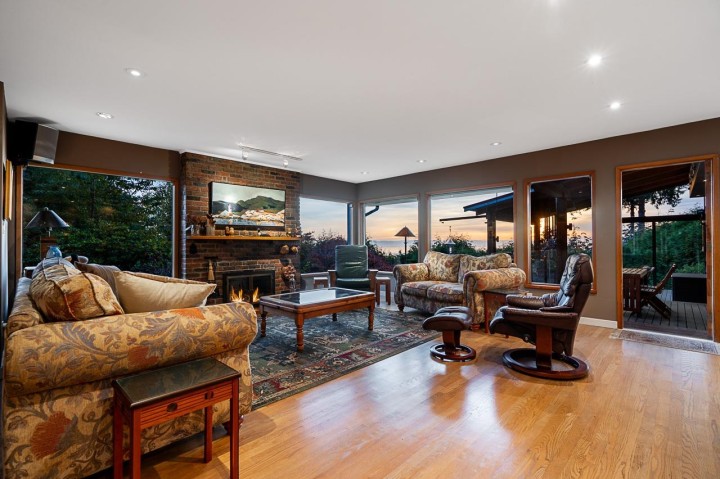 Photo 4 at 2215 Chairlift Road, Chelsea Park, West Vancouver
