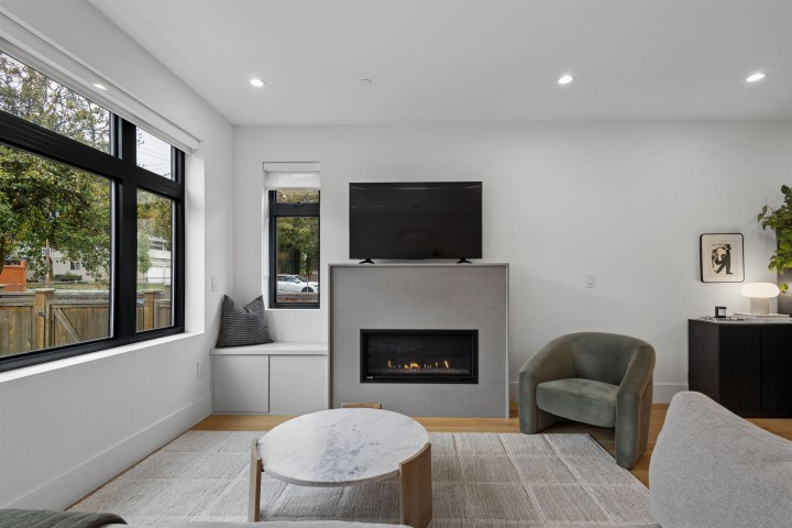 Photo 10 at 1014 E 16th Avenue, Fraser VE, Vancouver East