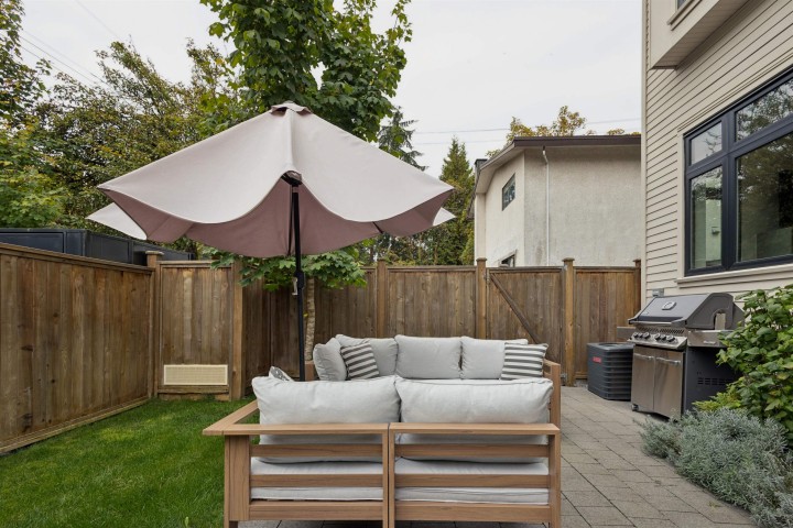 Photo 18 at 1014 E 16th Avenue, Fraser VE, Vancouver East